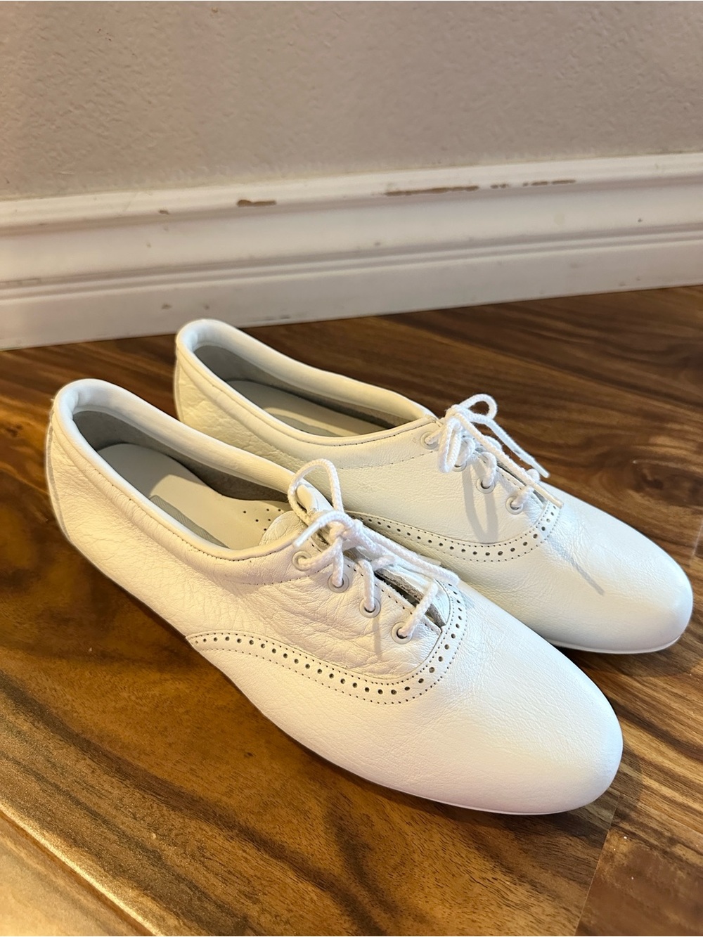 I Love Comfort Vintage White Leather Lace Up Sneaker Shoes Rockabilly Pinup 9.5